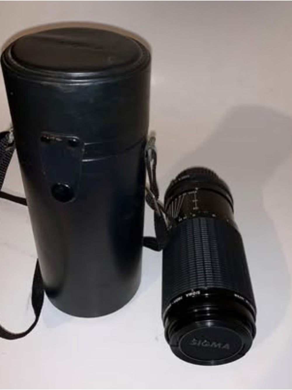 E 601379 Sigma 80-200 High Speed Zoom Lens w/ case~EUC!